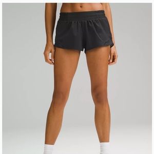 Lululemon Hotty Hot Shorts 2.5 in black